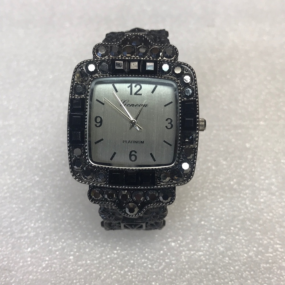 Women’s Geneva Platinum Casual Wrist Watch
